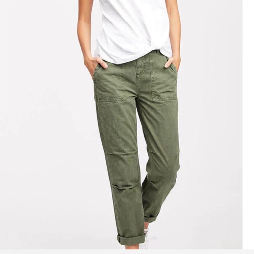 Socialite women pants size :26 color: armi olive.